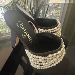 Chanel pearl embellished mule pump